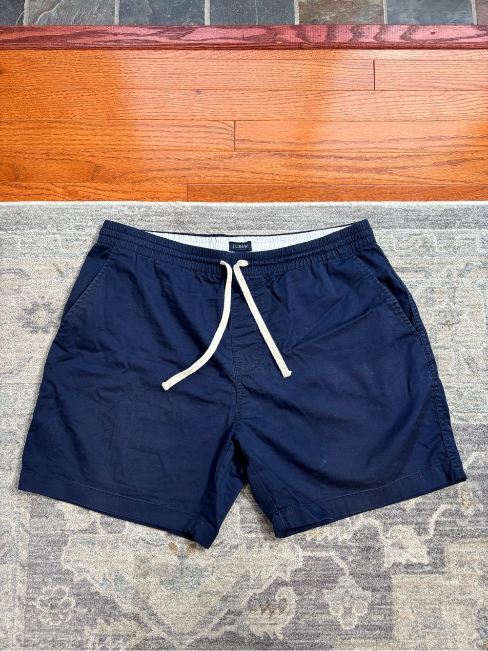 J. Crew Navy Blue Menβs Elastic Waist Khaki Shorts
